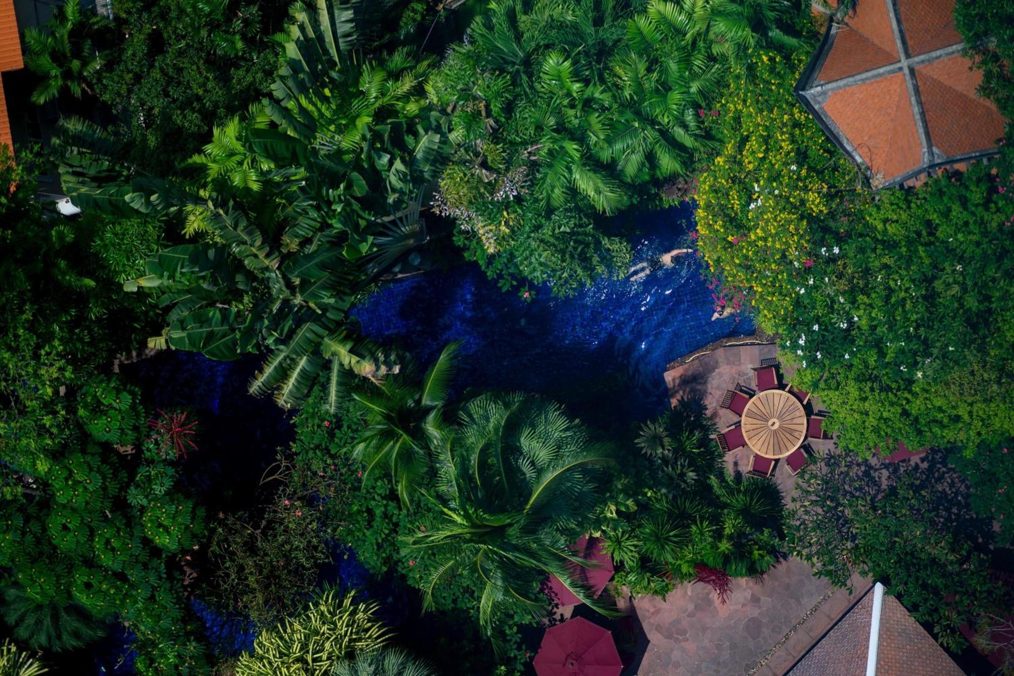 Sheraton Grande Sukhumvit, A Luxury Collection Hotel, Bangkok Exterior foto A vertical garden