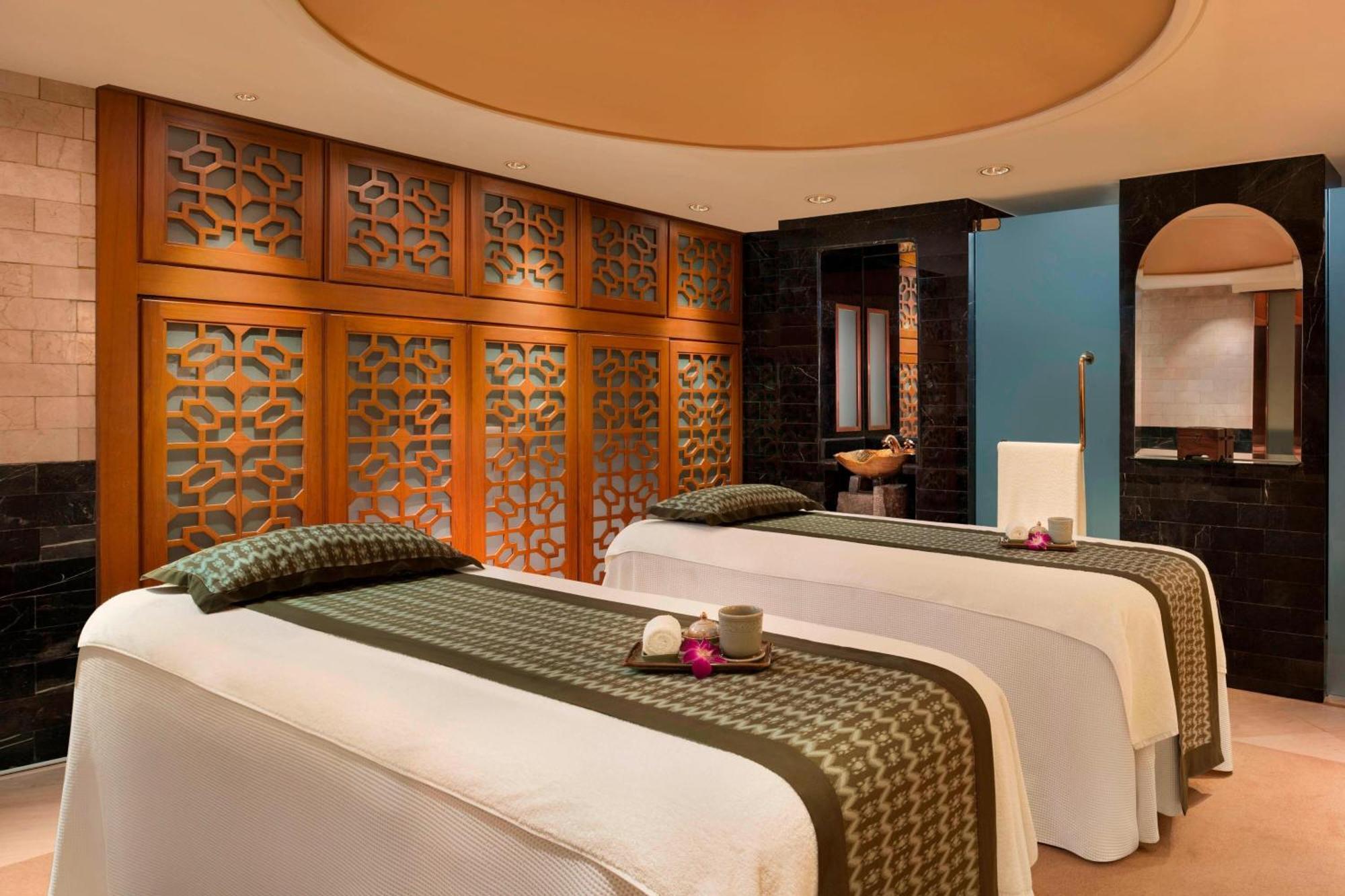 Sheraton Grande Sukhumvit, A Luxury Collection Hotel, Bangkok Exterior foto A spa at the Taj Mahal Palace, Mumbai, India