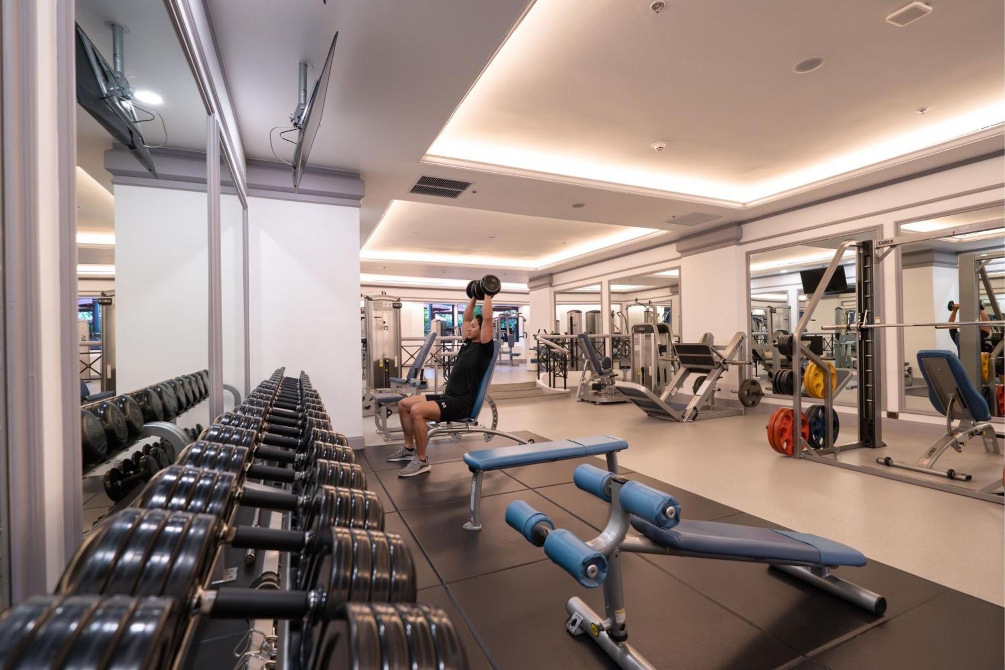 Sheraton Grande Sukhumvit, A Luxury Collection Hotel, Bangkok Exterior foto The gym at the hotel