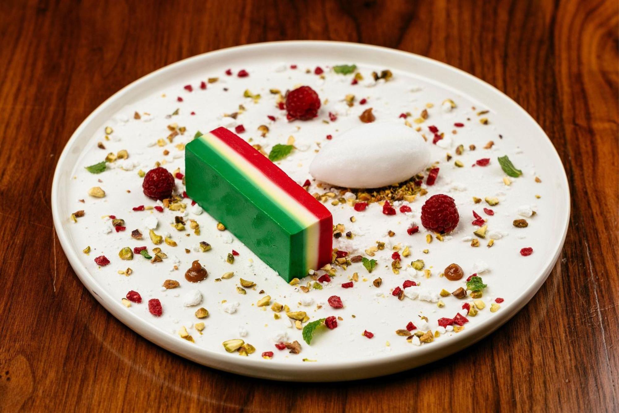 Sheraton Grande Sukhumvit, A Luxury Collection Hotel, Bangkok Exterior foto A semifreddo dessert