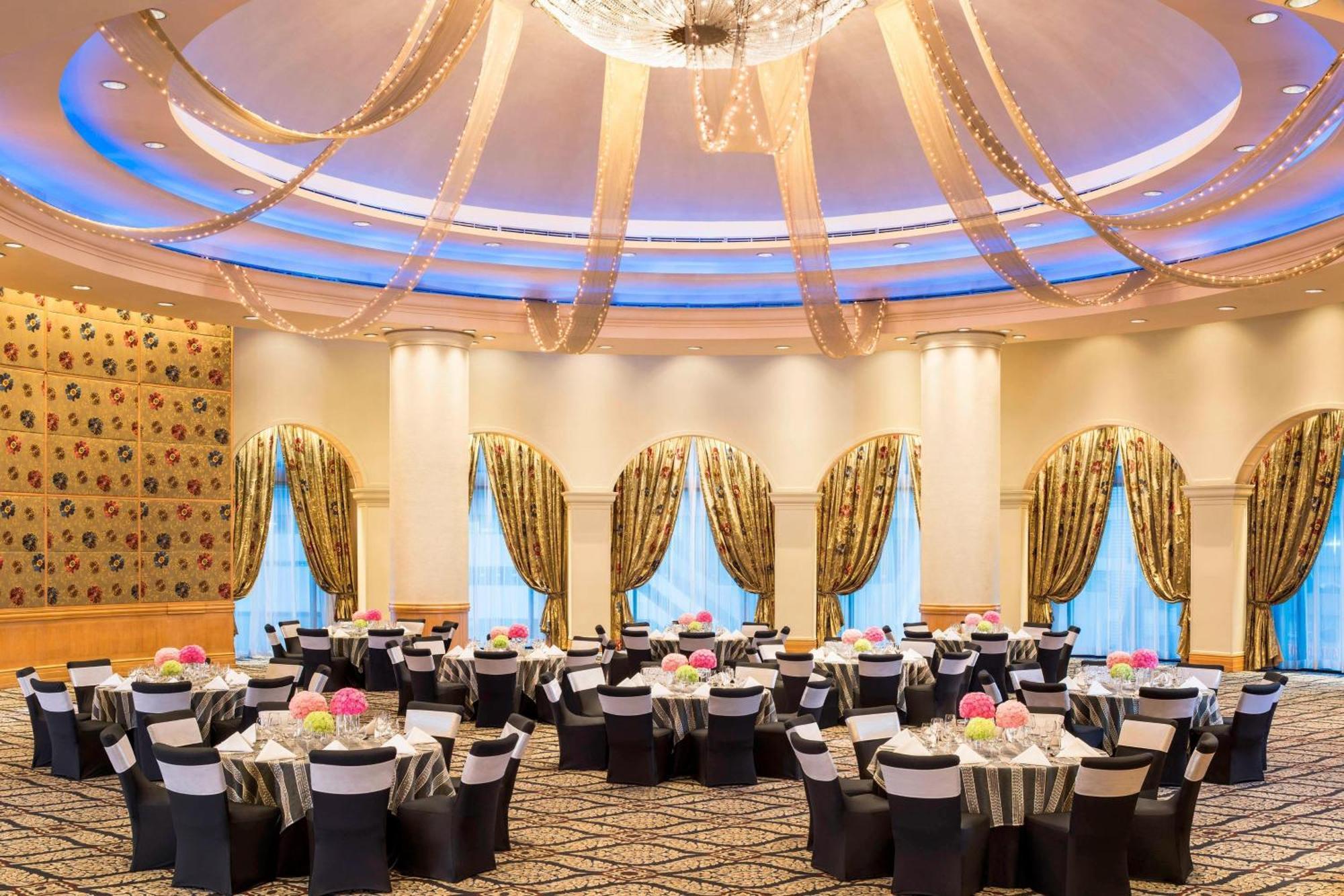 Sheraton Grande Sukhumvit, A Luxury Collection Hotel, Bangkok Exterior foto The ballroom at the hotel
