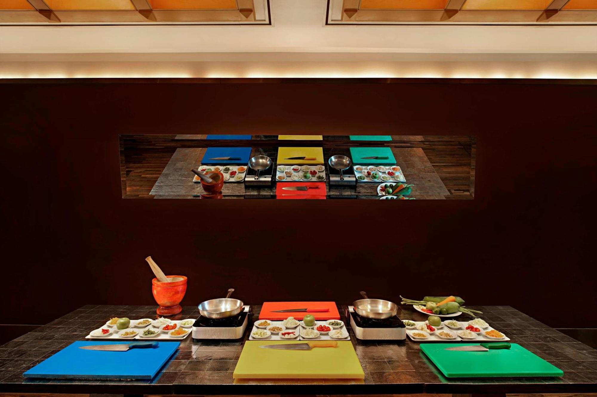 Sheraton Grande Sukhumvit, A Luxury Collection Hotel, Bangkok Exterior foto A sushi bar